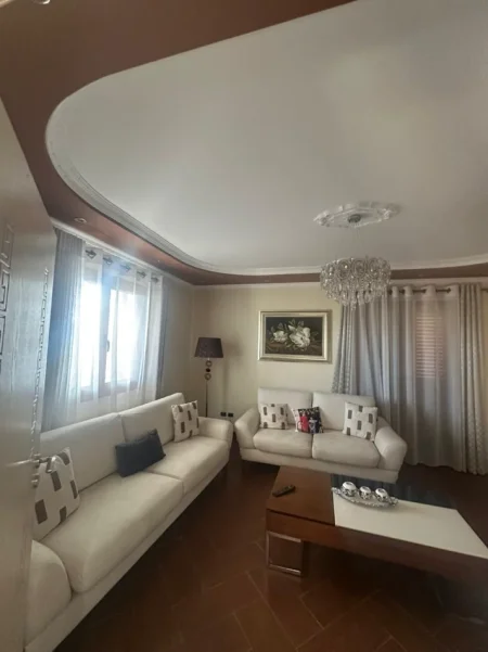 Durres, jepet me qera apartament 2+1 Kati 3, 80 m² 400 € 