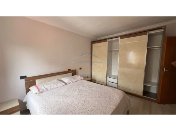 Tirane, jepet me qera apartament 1+1 Kati 5, 60 m² 600 € (MYSLYM SHYRI)