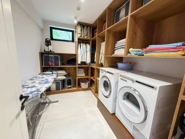 Tirane, jepet me qera Vile , 415 m² 5.000 € (FARKE)