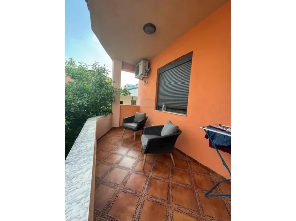 Tirane, jepet me qera Vile , 170 m² 1.399 € (DON BOSKO)
