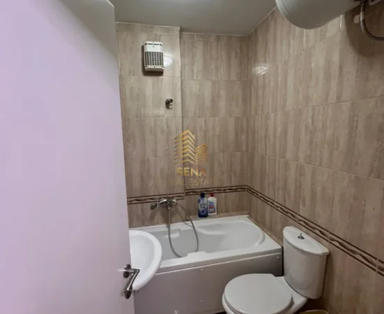 Tirane, jepet me qera apartament 2+1+Ballkon Kati 10, 103 m² 1.000 € (Qender)