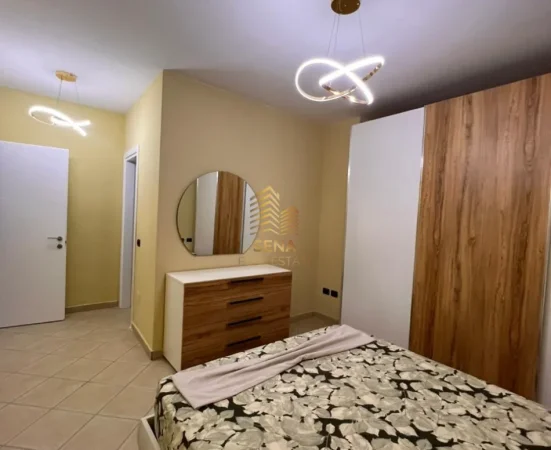Tirane, jepet me qera apartament 2+1+Ballkon Kati 10, 103 m² 1.000 € (Qender)