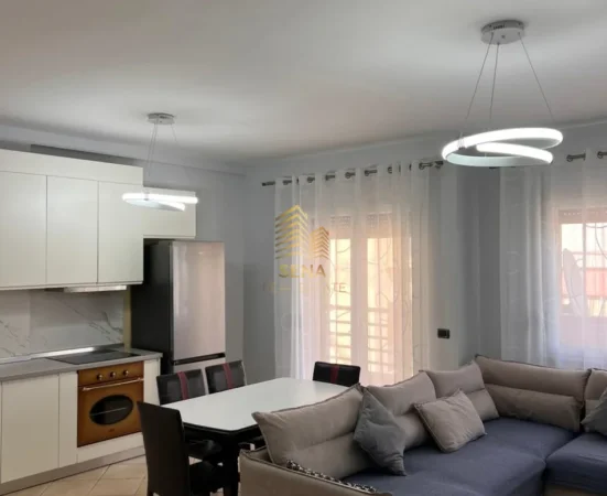 Tirane, jepet me qera apartament 2+1+Ballkon Kati 10, 103 m² 1.000 € (Qender)