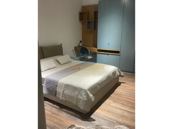 Tirane, jepet me qera apartament , 260 m² 3.000 € (FARKE E VOGEL)