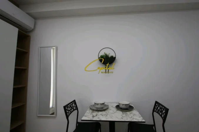 Tirane, jepet me qera garsonier 1+1 Kati 0, 40 m² 550 € (21 DHJETORI)
