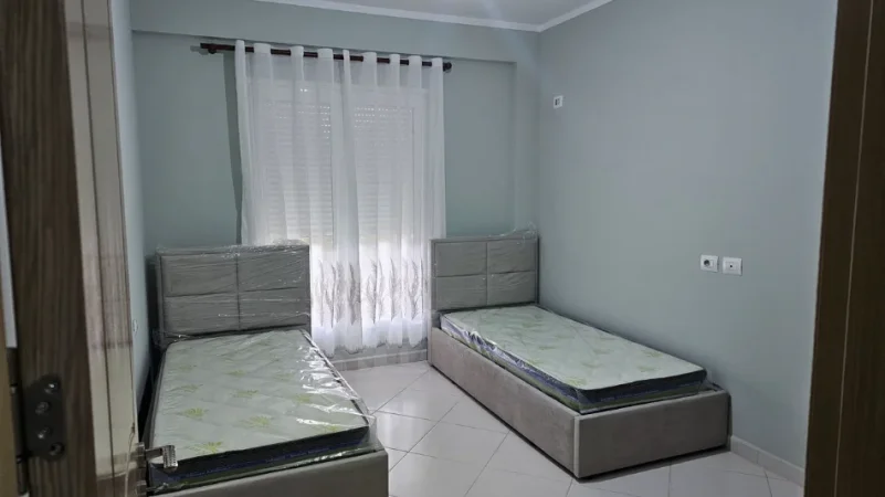 🏡 Jepet Apartament  Mobilim Modern 2+1 me Qera tek Kopshti Zoologjik ngjitur me Liqenin Artificial,   600 €uro / Muaj