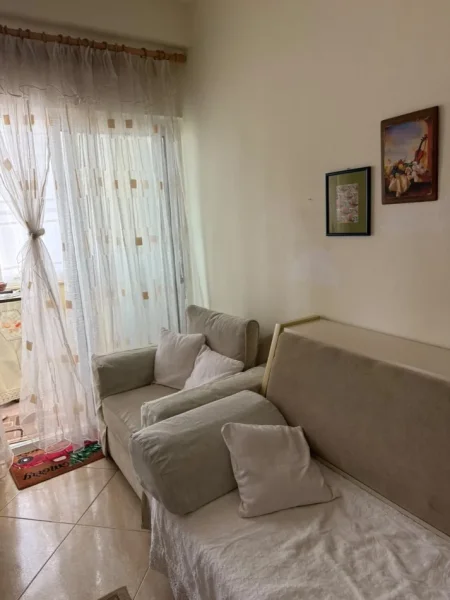 Tirane, jepet me qera apartament 1+1 Kati 6, 60 m² 400 € (Oxhaku)
