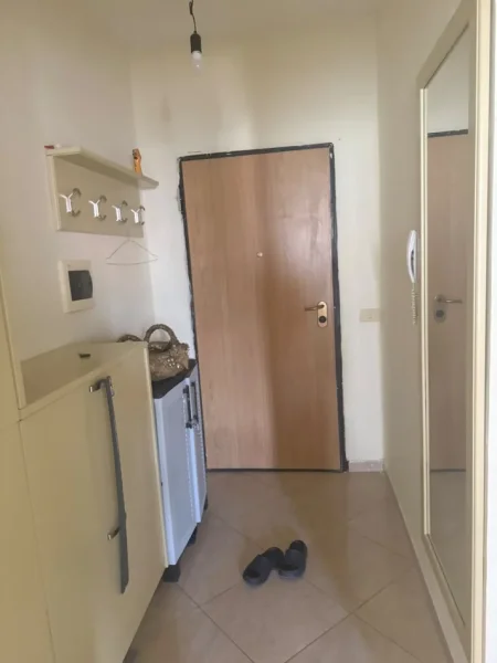 Tirane, jepet me qera apartament 1+1 Kati 6, 60 m² 400 € (Oxhaku)