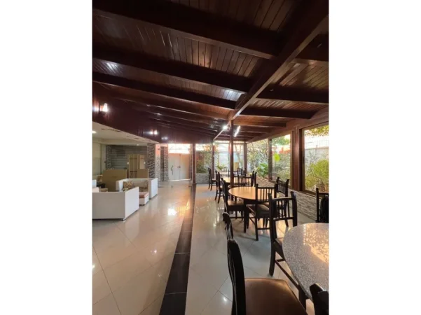 Tirane, jepet me qera Vile , 511 m² 4.000 € (XHAMLLIKU)