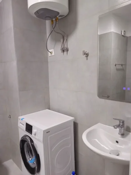 Tirane, jepet me qera apartament 2+1+Ballkon , 120 m² 1.200 € 