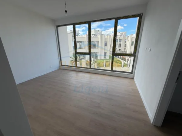 Tirane, jepet me qera Vile , 286 m² 2.500 € (GREEN VALLEY)