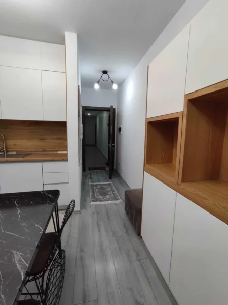 Tirane, jepet me qera apartament 1+1 Kati 1, 51 m² 480 € (Prane Spitalit Amerikan 3)