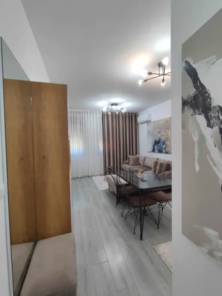 Tirane, jepet me qera apartament 1+1 Kati 1, 51 m² 480 € (Prane Spitalit Amerikan 3)