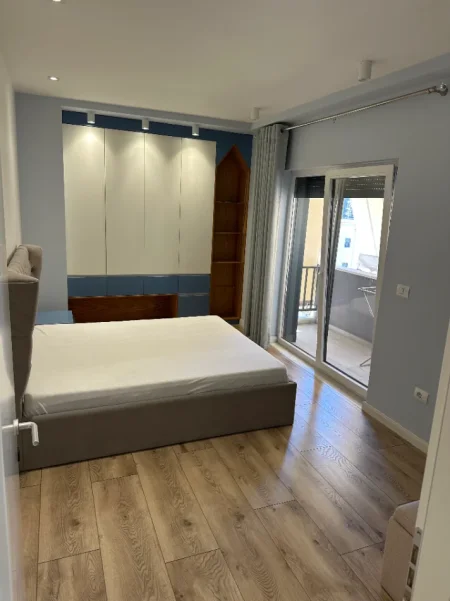 Tirane, jepet me qera apartament 2+1 Kati 5, 100 m² 1.000 € (QUARTUM RESIDENCE)