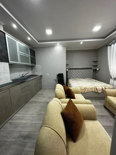 Tirane, jepet me qera garsonier Kati 6, 42 m² 350 € (CASA ITALIA)