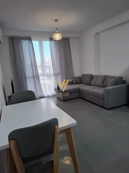 Tirane, jepet me qera apartament 3+1+Ballkon Kati 3, 116 m² 670 € (RRUGA 5 MAJI)