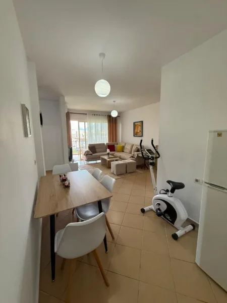 Tirane, jepet me qera apartament 2+1 , 100 m² 650 € 
