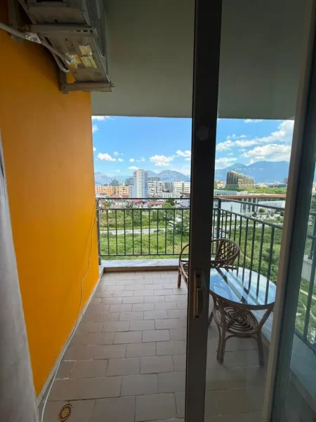 Tirane, jepet me qera apartament 2+1 , 100 m² 650 € 
