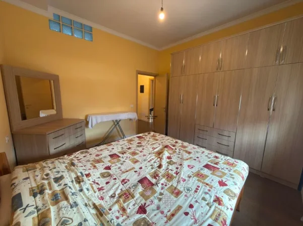 Tirane, jepet me qera apartament 1+1 Kati 4, 70 m² 550 € (21 DHJETORI)