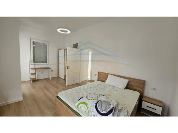 Tirane, jepet me qera , 234 m² 2.500 € (RESIDENCA VILA LULE)