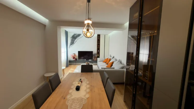 Tirane, jepet me qera apartament 1+1 Kati 4, 88 m² 1.000 € (Kodra e Diellit)
