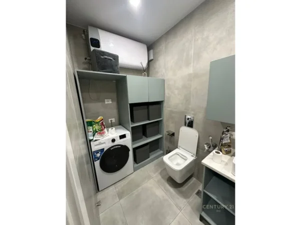 Tirane, shes apartament 1+1 Kati 4, 70 m² (Komuna e Parisit)