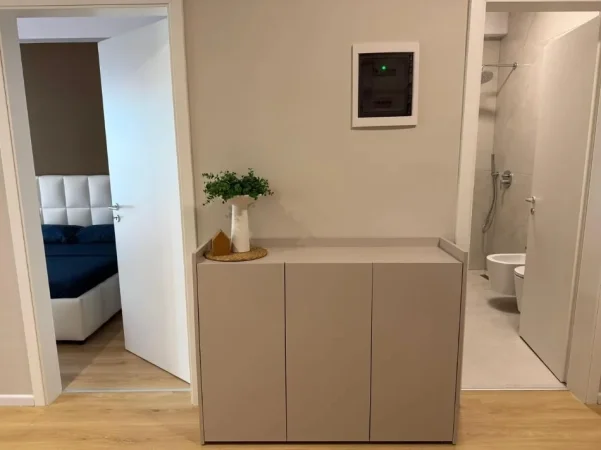Tirane, jepet me qera apartament 1+1+Ballkon Kati 3, 60 m² 430 € (Kompleksi Kadiu)