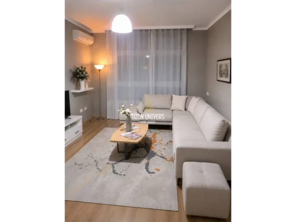 Tirane, jepet me qera apartament 1+1+Ballkon Kati 11, 70 m² 650 € (Komuna e Parisit)