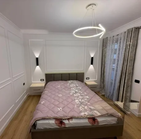 Tirane, jepet me qera apartament 1+1 , 70 m² 800 € 