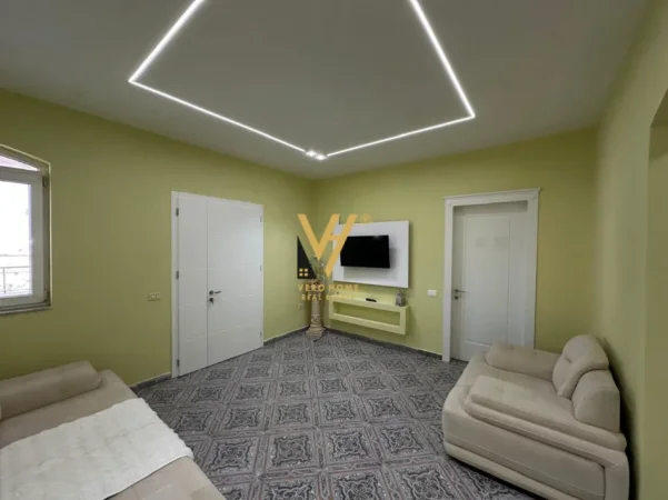 Tirane, jepet me qera apartament 3+1+Ballkon Kati 2, 150 m² 800 € (SHESHI SHQIPONJA)