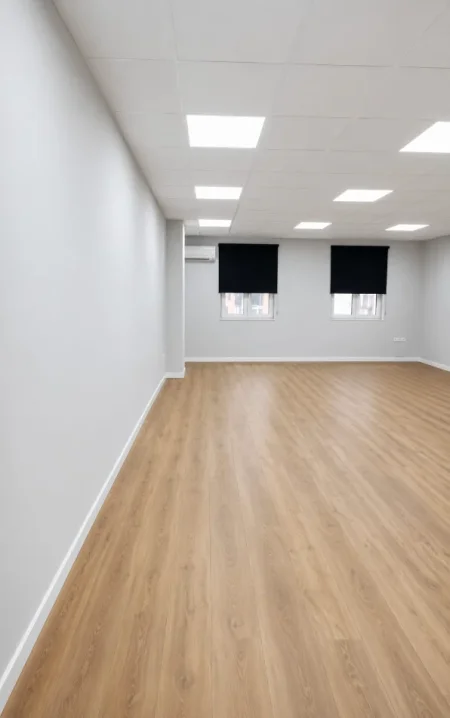 Tirane, jepet me qera zyre , 68 m² 750 € 