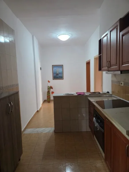Tirane, jepet me qera apartament 2+1 Kati 2, 380 € (Kodra E. Priftit)