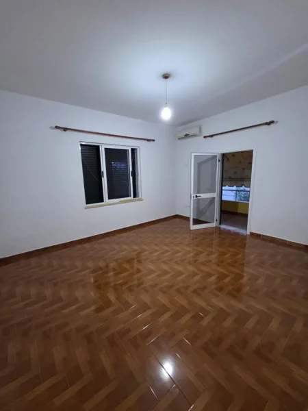 Tirane, jepet me qera apartament 2+1 Kati 2, 380 € (Kodra E. Priftit)