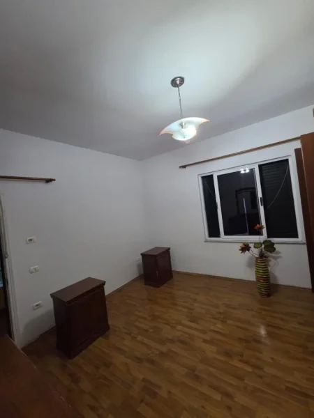 Tirane, jepet me qera apartament 2+1 Kati 2, 380 € (Kodra E. Priftit)