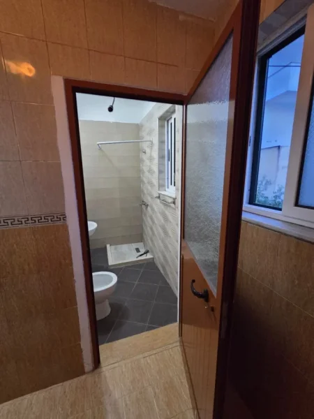 Tirane, jepet me qera apartament 2+1 Kati 2, 380 € (Kodra E. Priftit)