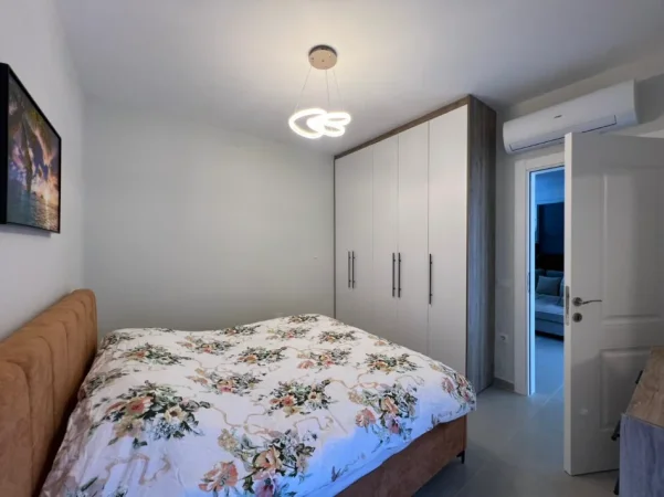 Tirane, jepet me qera apartament 2+1 Kati 2, 720 € (Rruga e Durrësit)