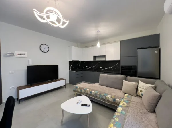 Tirane, jepet me qera apartament 2+1 Kati 2, 720 € (Rruga e Durrësit)