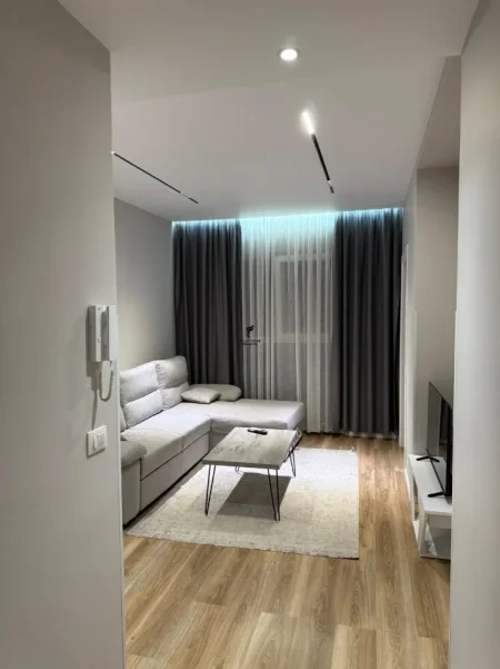 Tirane, jepet me qera apartament 1+1 Kati 9, 70 m² 450 € (ASTIR)