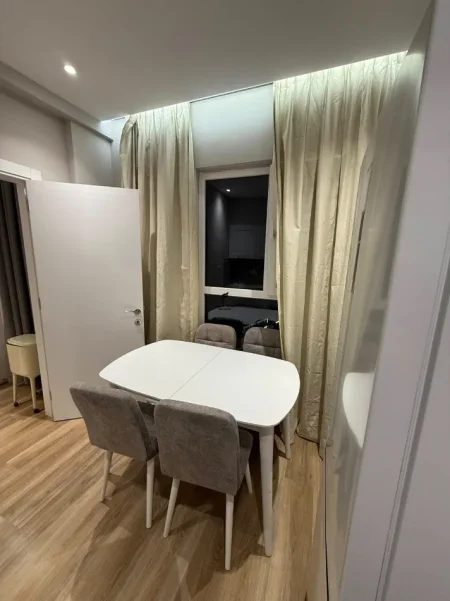 Tirane, jepet me qera apartament 1+1 Kati 9, 70 m² 450 € (ASTIR)