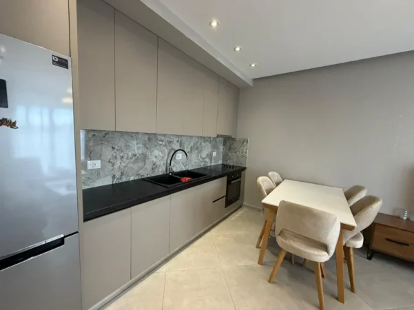 Tirane, jepet me qera apartament 1+1 Kati 1, (ASTIR)
