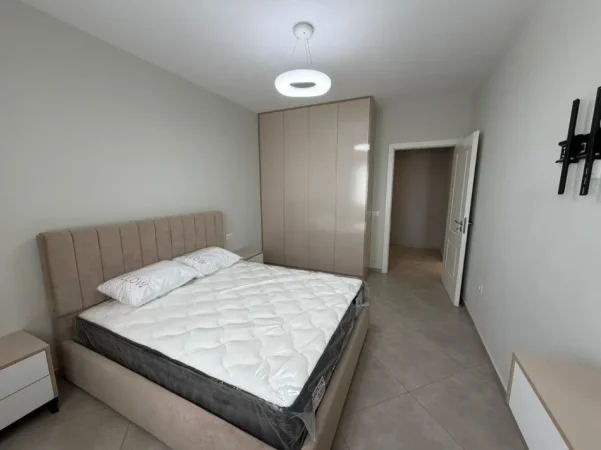 Tirane, jepet me qera apartament 1+1 Kati 1, (ASTIR)