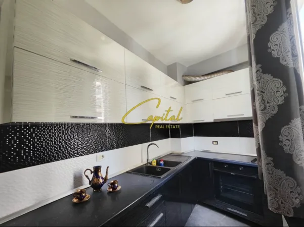 Tirane, jepet me qera apartament 1+1 Kati 3, 60 m² 450 € (ASTIR)
