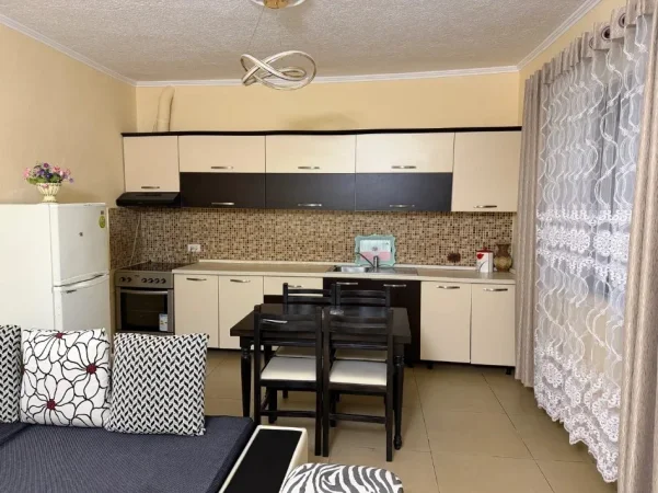 Tirane, jepet me qera apartament 2+1 Kati 1, 110 m² 500 € (Jordan Misja)