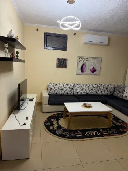 Tirane, jepet me qera apartament 2+1 Kati 1, 110 m² 500 € (Jordan Misja)