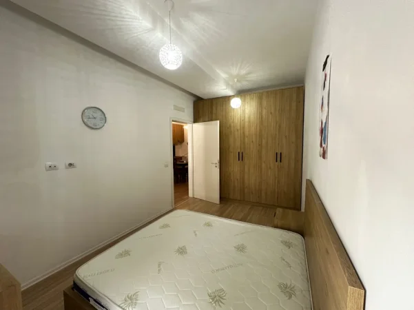 Tirane, jepet me qera apartament 1+1 Kati 3, 60 m² 450 € (jordan misja)