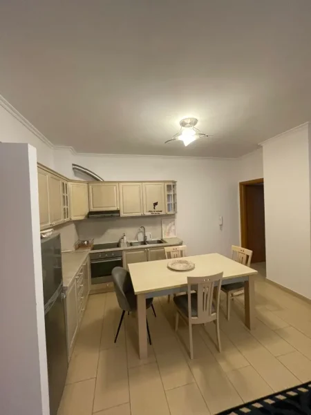 Tirane, jepet me qera apartament 2+1 Kati 2, 90 m² 600 € (PAZARI I RI)