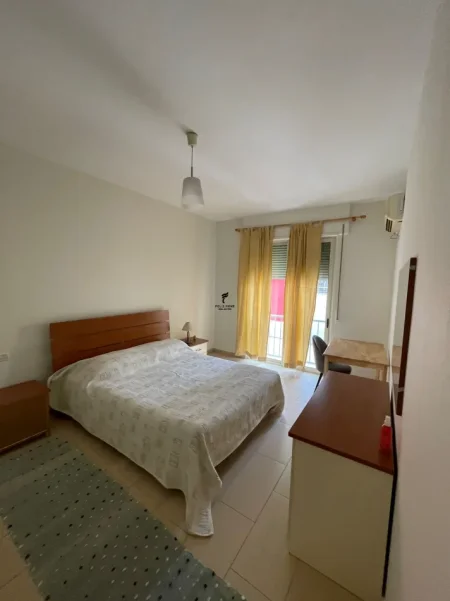 Tirane, jepet me qera apartament 2+1 Kati 2, 90 m² 600 € (PAZARI I RI)