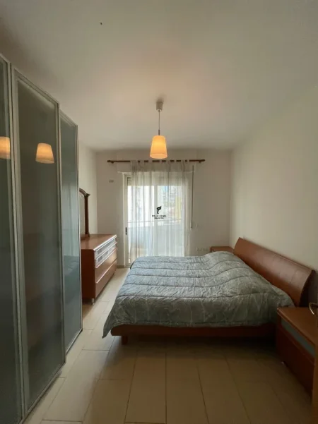Tirane, jepet me qera apartament 2+1 Kati 2, 90 m² 600 € (PAZARI I RI)