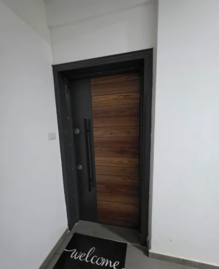 Tirane, jepet me qera apartament 2+1+Ballkon Kati 3, 91 m² 450 € (Sokrat Miho, Astir, Tirane)
