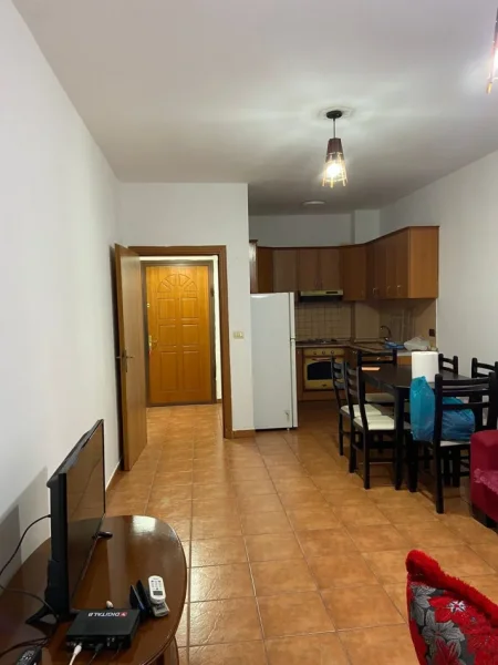 Tirane, jepet me qera apartament 1+1 Kati 3, 68 m² 550 € (Rruga Rifat Bodinaku)